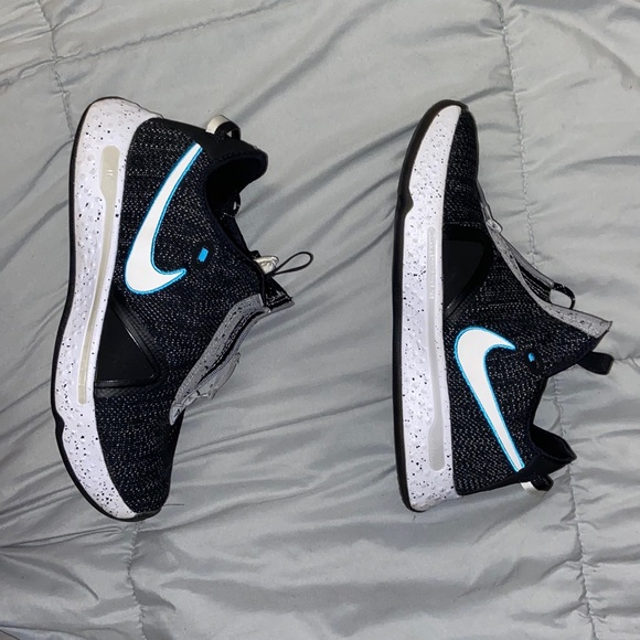 New Nike PG4 Oreo Mens Size 10.5 - Picture 1 of 6